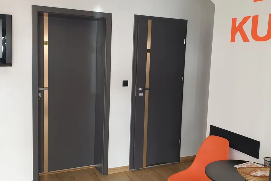 Nowoczesne drzwi wewnętrzne po remoncie obiektu w Czersku