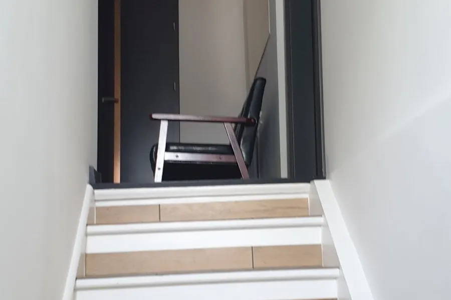 Schody i komunikacja wewnętrzna po remoncie w Czersku